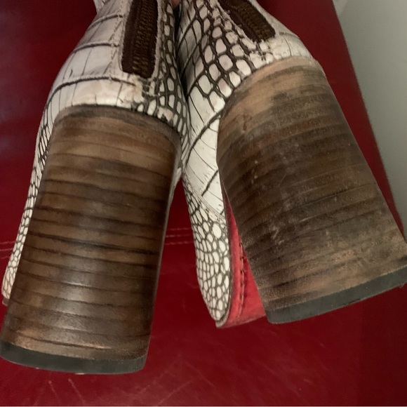 Freebird by Steven Jasper Tall Boots in White Croco Size 9 - Picture 9 of 10